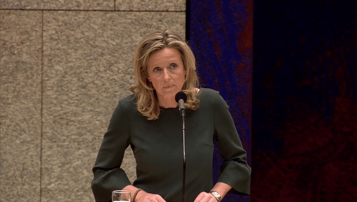 niet-de-leugen-verbieden-maar-zelf-de-waarheid-spreken