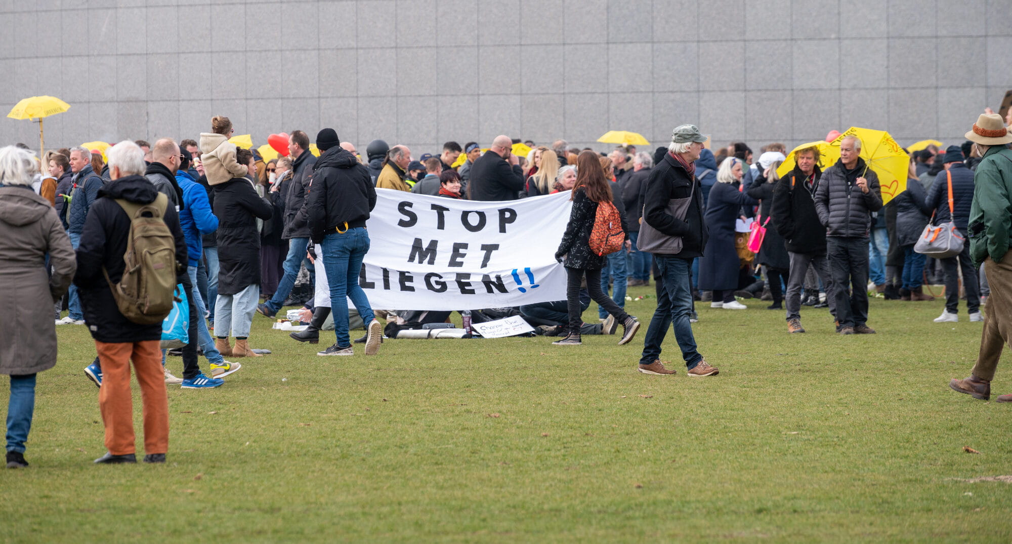 wappie-en-wokie-zijn-samen-een-symptoom-van-maatschappelijke-onthechting