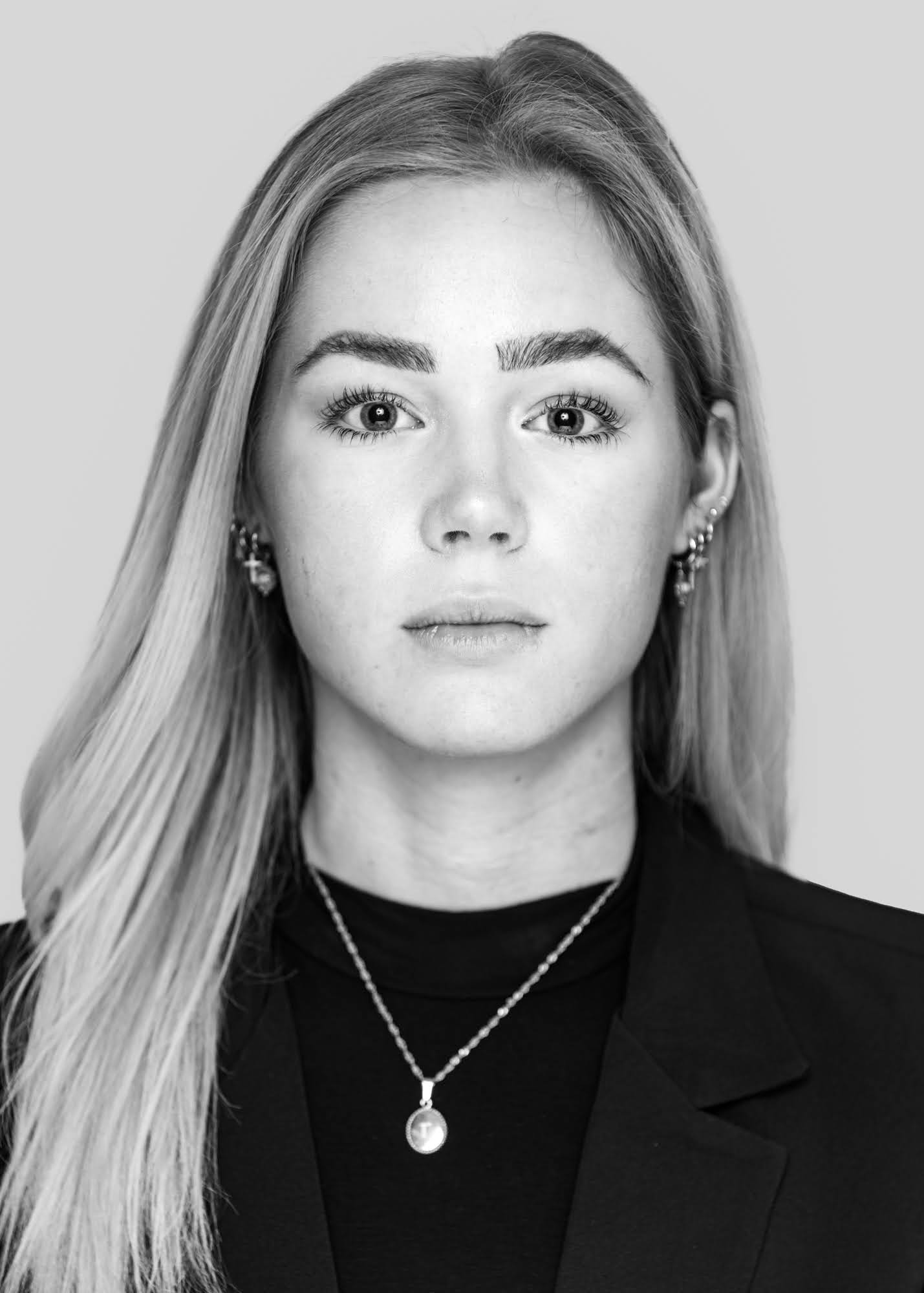 ervaringsdeskundige-nienke-18-strijdt-voor-afschaffing-gesloten-jeugdzorg-ik-voelde-me-mega-eenzaam-en-gestraft